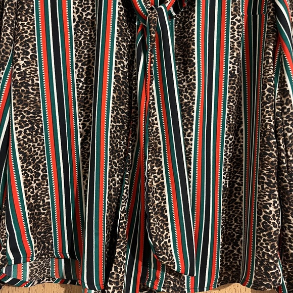 Truth NYC Red Multi Ruffle w/ Neck Tie Detail Business Office Casual Shirt Sz-M - Picture 3 of 7